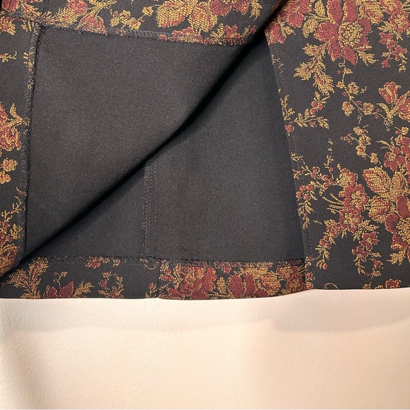 Wildlife New York Floral Brocade Skirt - Size 8 - Picture 5 of 8